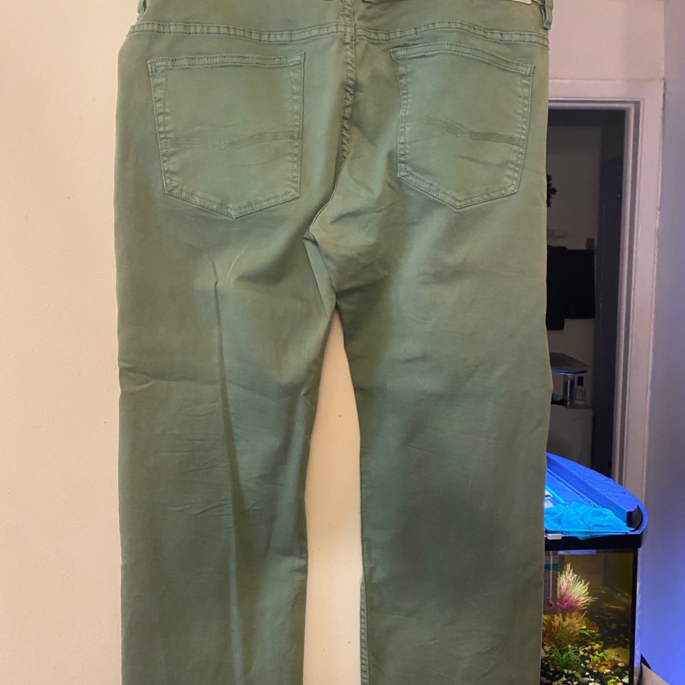 TWO PAIRS MENS STYLISH JEANS - Picture 2 of 6